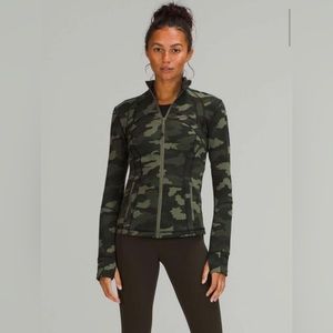 Lululemon Define Jacket NEW
Heritage 365 Camo Medium Olive Multi size 6
